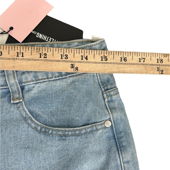 PrettyLittleThings SZ 8 High Rise Straight Leg LightWash Raw Edge Jeans Pant NEW - Picture 3 of 12